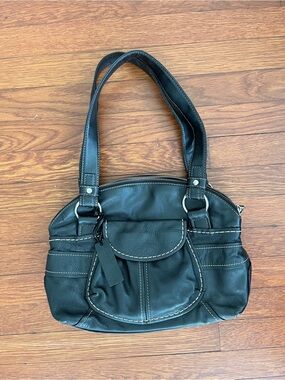 Leather Black Shoulder Bag with Contrast Stitching